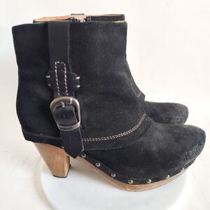 Earthies Ankle Booties Clog Boots Size 7.5 Lacarne Black Suede Wooden Block Heel